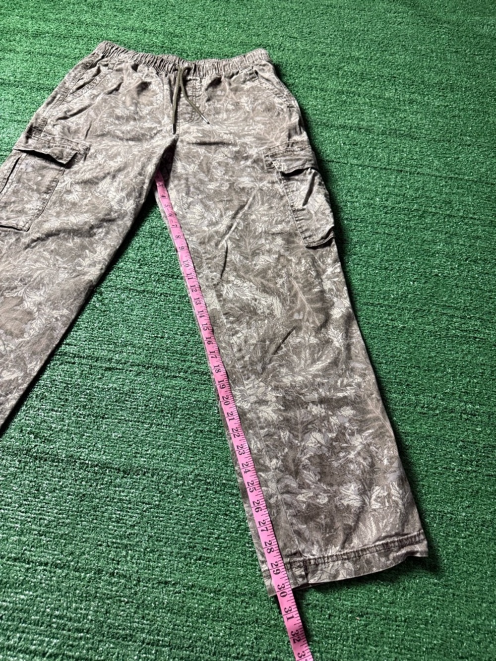 No Boundaries Men's Camouflage Cargo Pants Straight Fit Elastic Waist M (32-34) - Picture 4 of 6